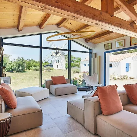 Unique Windmill And With Timeless Beauty * Port-Joinville