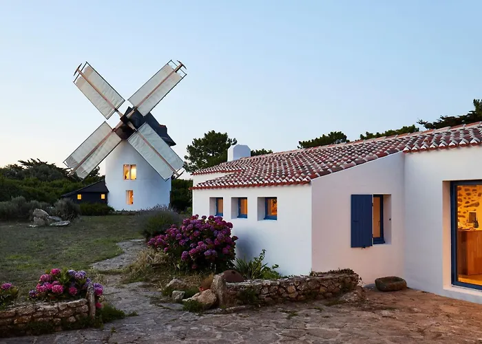 Unique Windmill And With Timeless Beauty Feriehus *